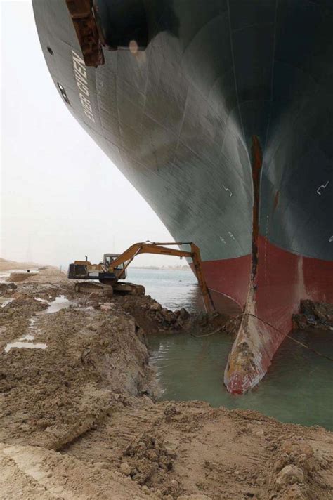 stranded cargo ships off china coast